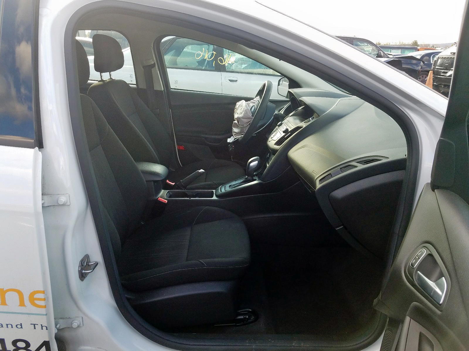 Photo 5 from auction – 2018 FORD FOCUS SE with VIN 1FADP3F29JL219665