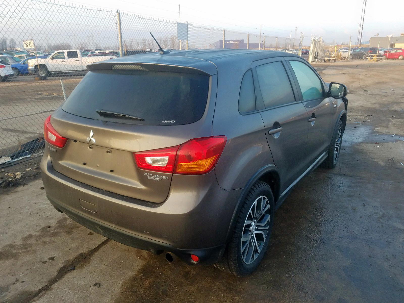 Photo 4 from auction – 2016 MITSUBISHI OUTLANDER with VIN JA4AR3AW1GZ035984