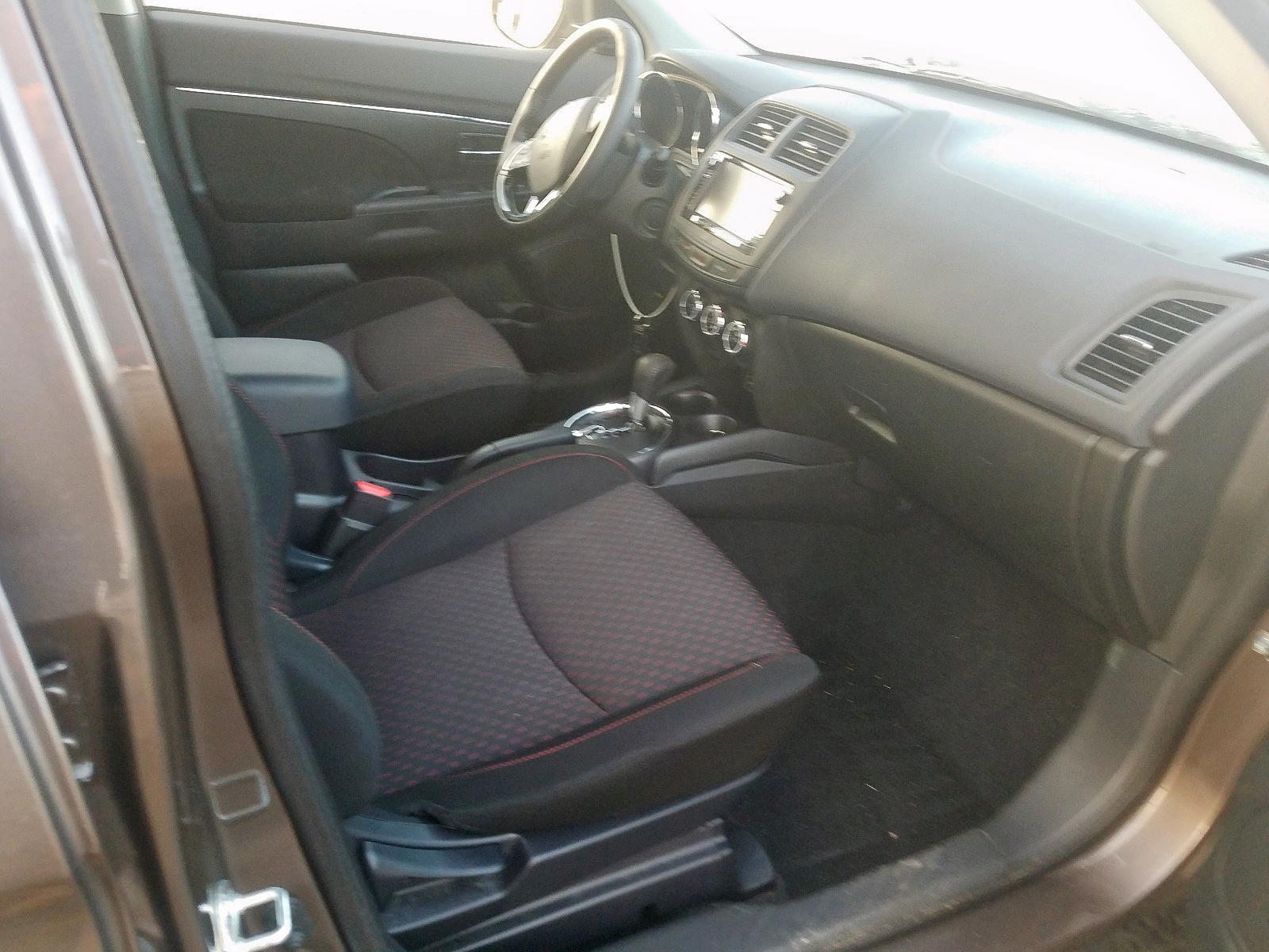 Photo 5 from auction – 2016 MITSUBISHI OUTLANDER with VIN JA4AR3AW1GZ035984