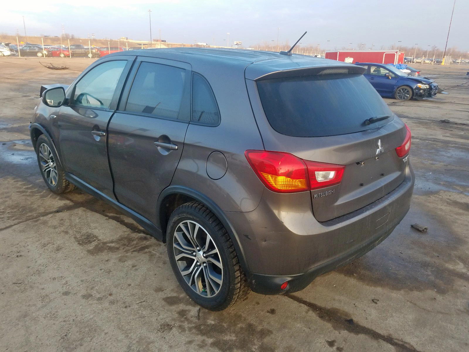 Photo 3 from auction – 2016 MITSUBISHI OUTLANDER with VIN JA4AR3AW1GZ035984