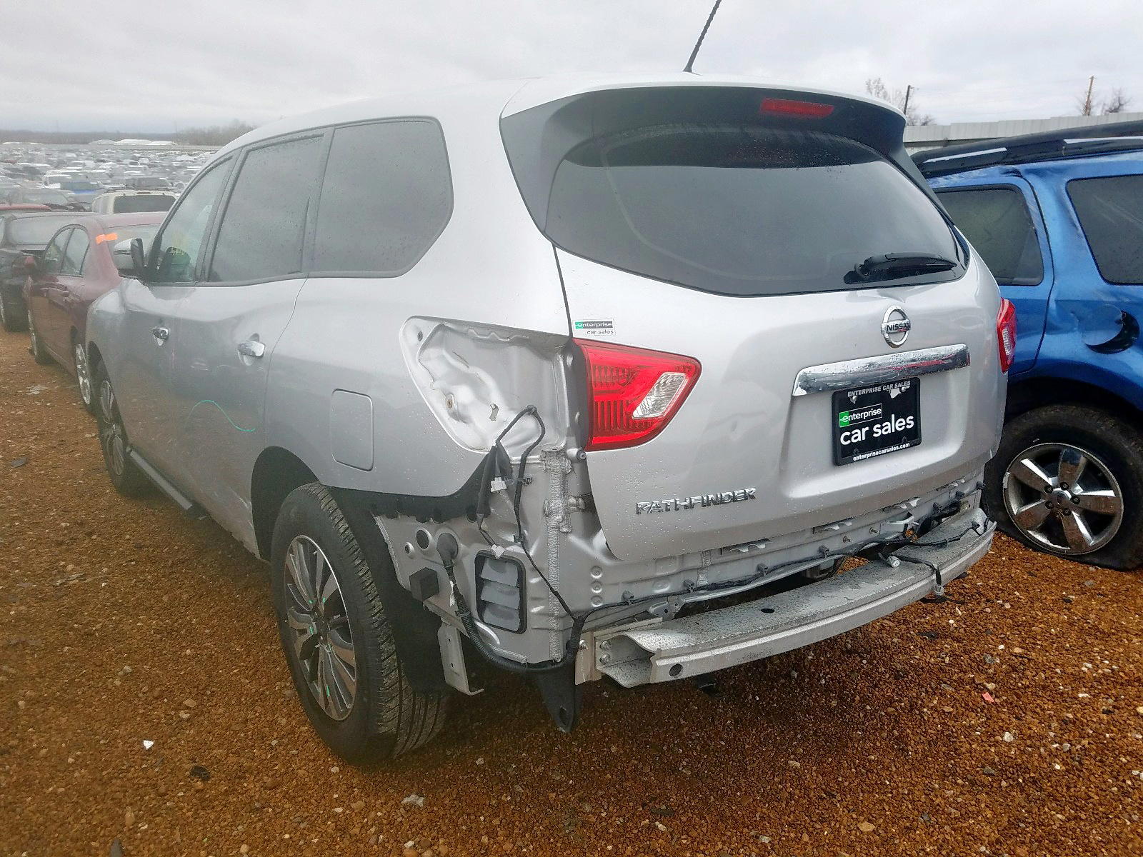 Photo 3 from auction – 2017 NISSAN PATHFINDER with VIN 5N1DR2MN6HC698290