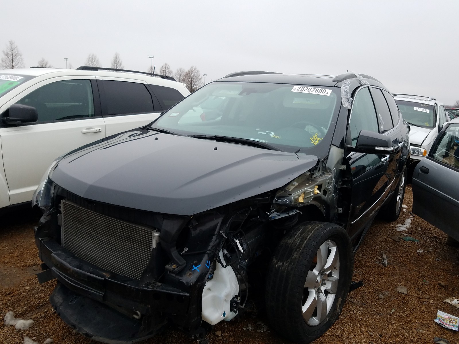Photo 2 from auction – 2015 CHEVROLET TRAVERSE L with VIN 1GNKVJKD2FJ316770