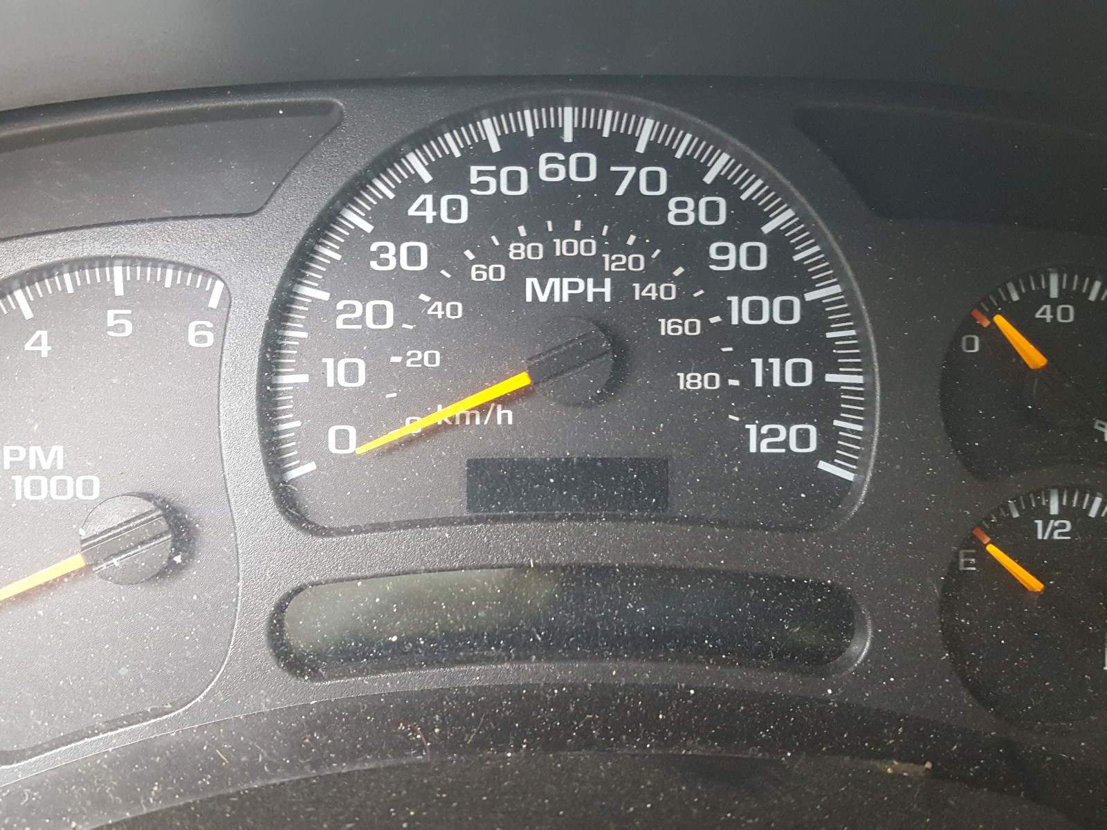 Photo 8 from auction – 2003 CHEVROLET SUBURBAN K with VIN 3GNFK16Z73G332587