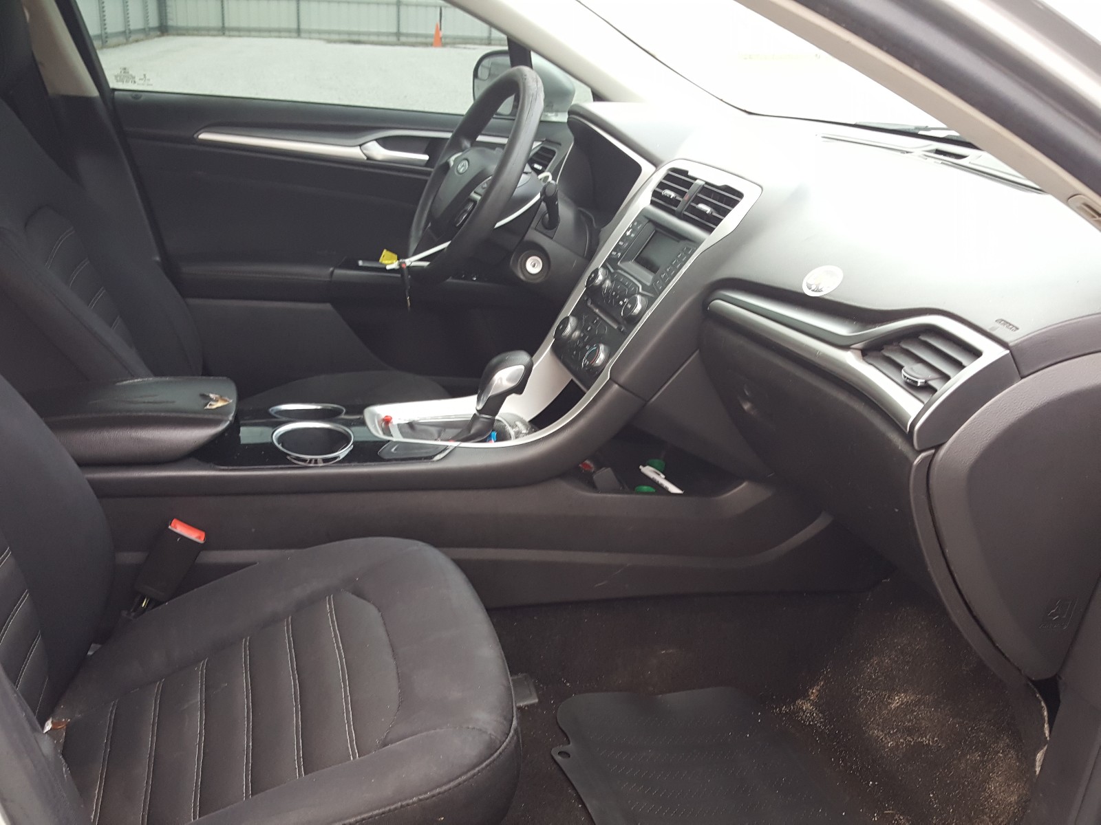 Photo 5 from auction – 2013 FORD FUSION SE with VIN 3FA6P0H7XDR283560