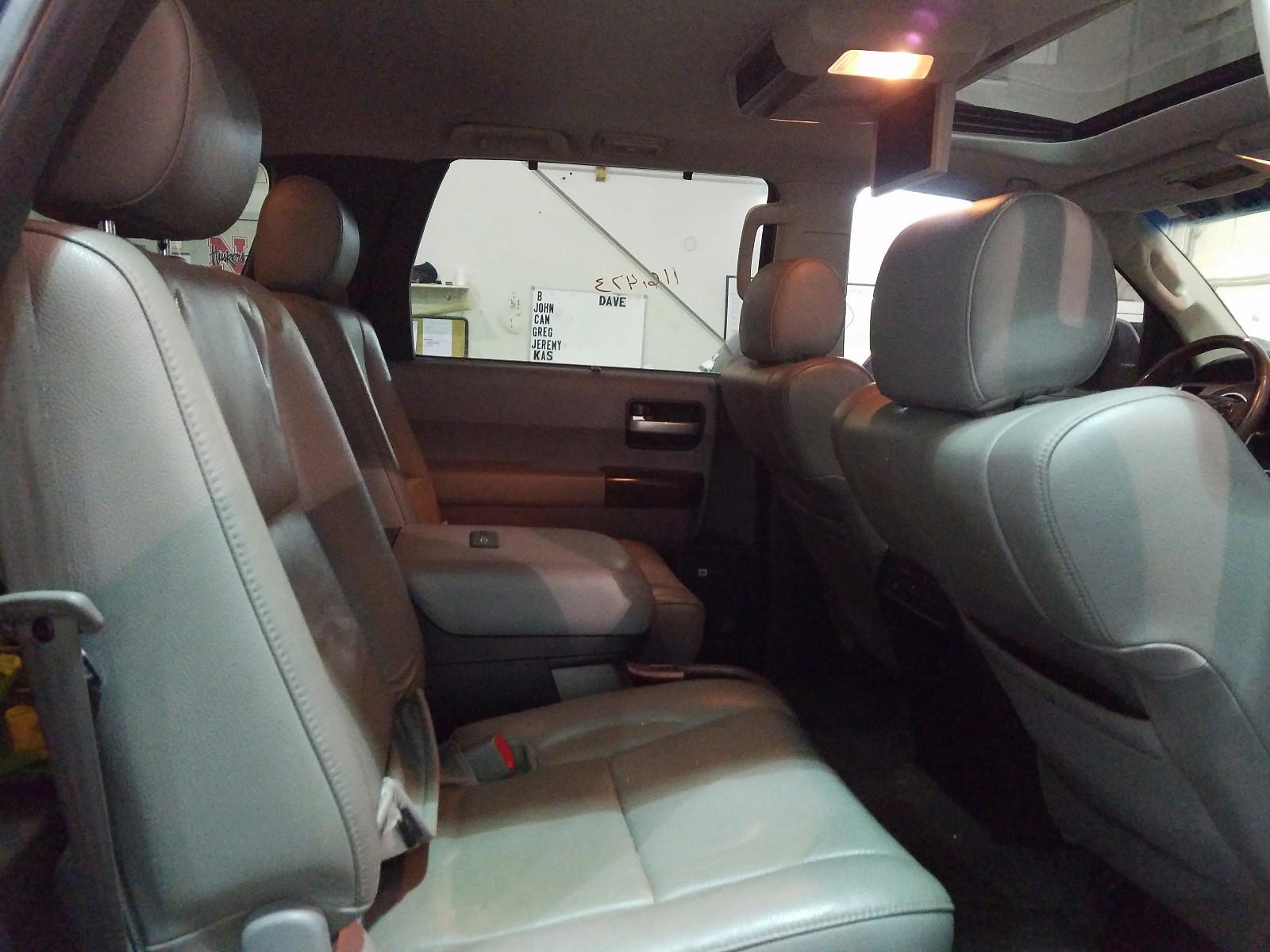 Photo 6 from auction – 2012 TOYOTA SEQUOIA PL with VIN 5TDDW5G16CS070809