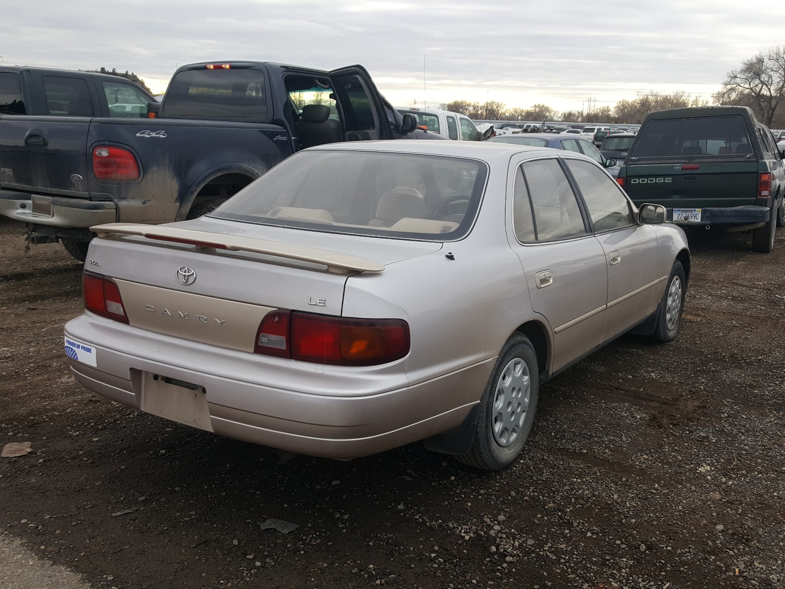 Photo 4 from auction – 1995 TOYOTA CAMRY LE with VIN 4T1SK12E1SU634359
