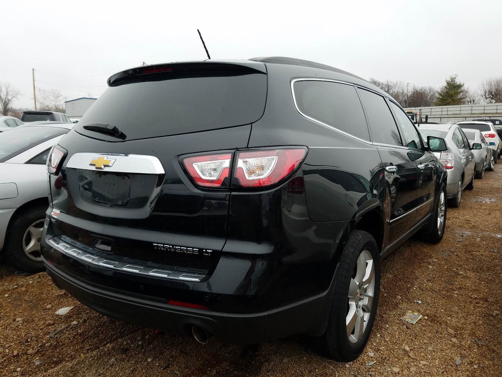 Photo 4 from auction – 2015 CHEVROLET TRAVERSE L with VIN 1GNKVJKD2FJ316770