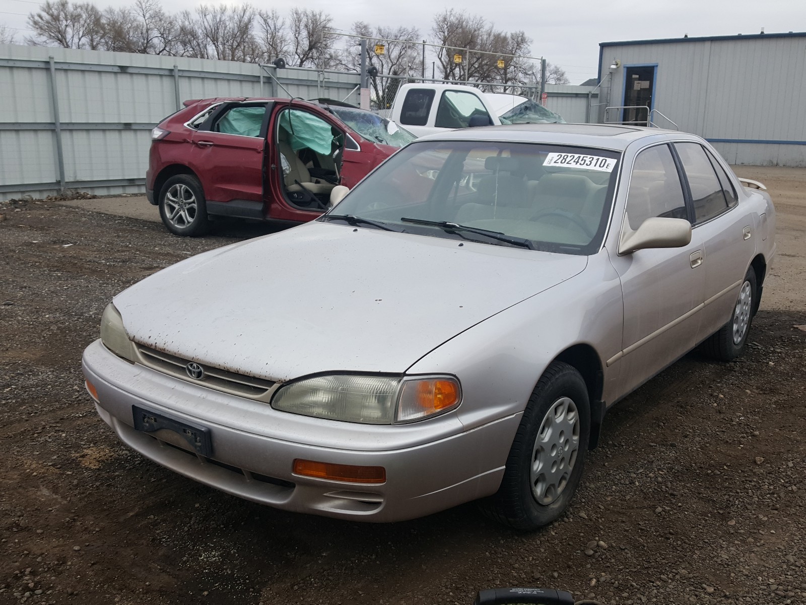 Photo 2 from auction – 1995 TOYOTA CAMRY LE with VIN 4T1SK12E1SU634359
