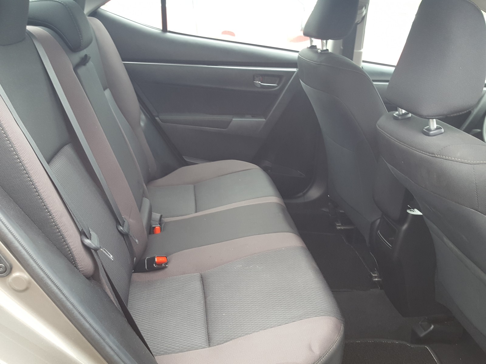 Photo 6 from auction – 2019 TOYOTA COROLLA L with VIN 5YFBURHE1KP898036