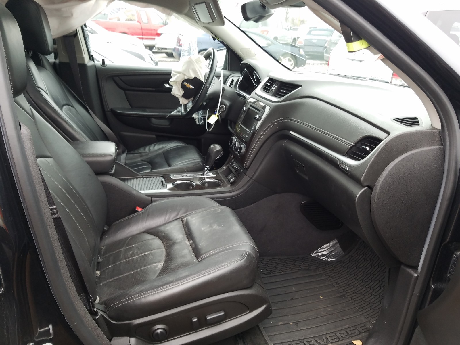 Photo 5 from auction – 2015 CHEVROLET TRAVERSE L with VIN 1GNKVJKD2FJ316770