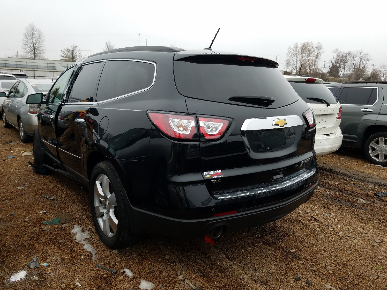 Photo 3 from auction – 2015 CHEVROLET TRAVERSE L with VIN 1GNKVJKD2FJ316770