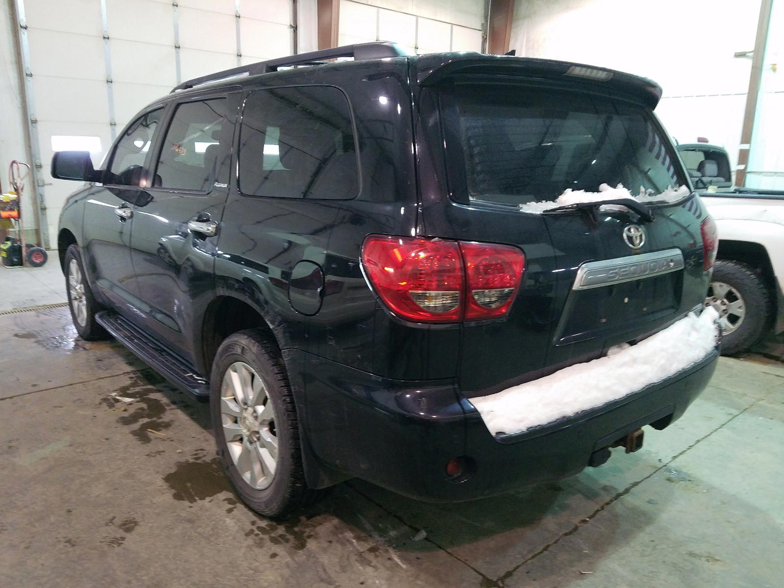 Photo 3 from auction – 2012 TOYOTA SEQUOIA PL with VIN 5TDDW5G16CS070809
