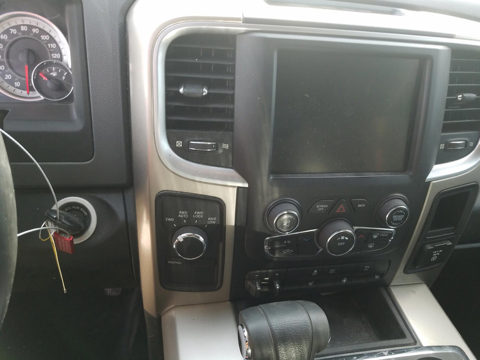 Photo 9 from auction – 2013 RAM 1500 SLT with VIN 1C6RR7LT1DS560638