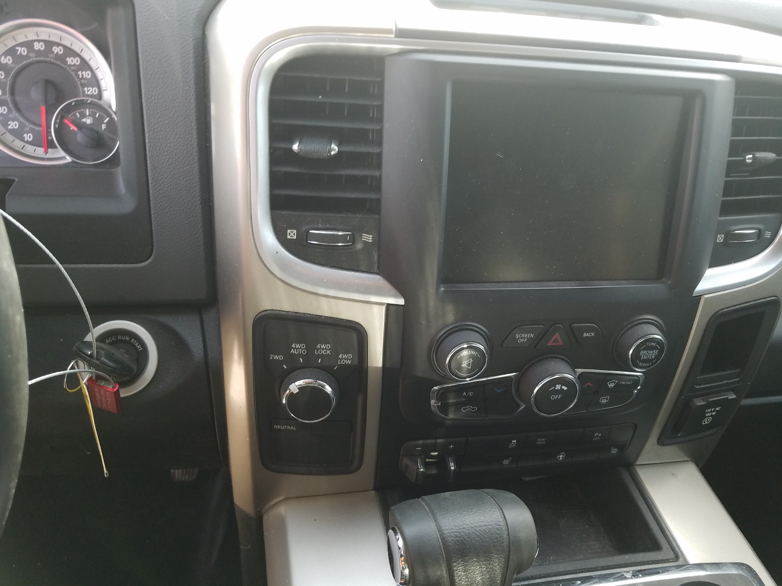 Foto 9 de la subasta – 2013 RAM 1500 SLT con VIN 1C6RR7LT1DS560638