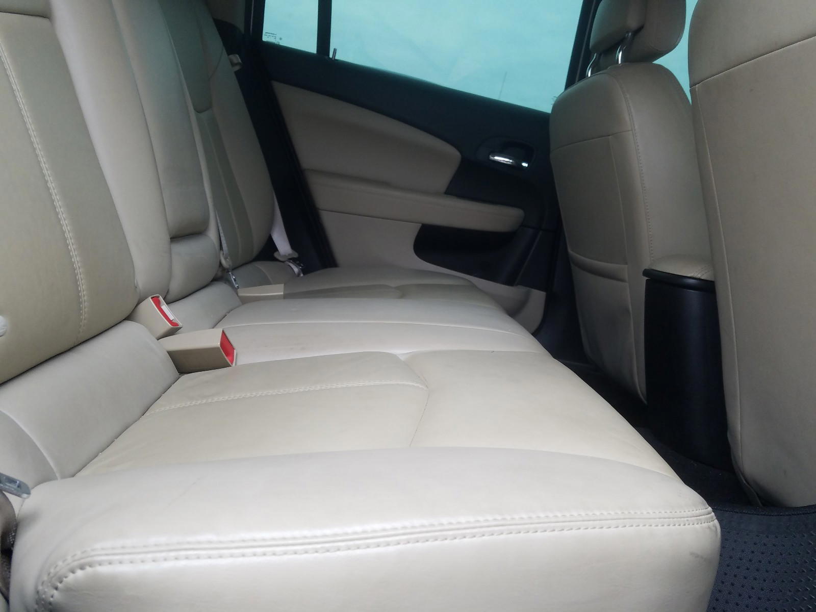 Photo 6 from auction – 2011 CHRYSLER 200 LIMITE with VIN 1C3BC2FB8BN581780