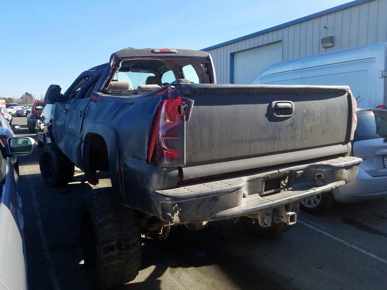 Photo 3 from auction – 2005 CHEVROLET SILVERADO with VIN 2GCEC13T151175930