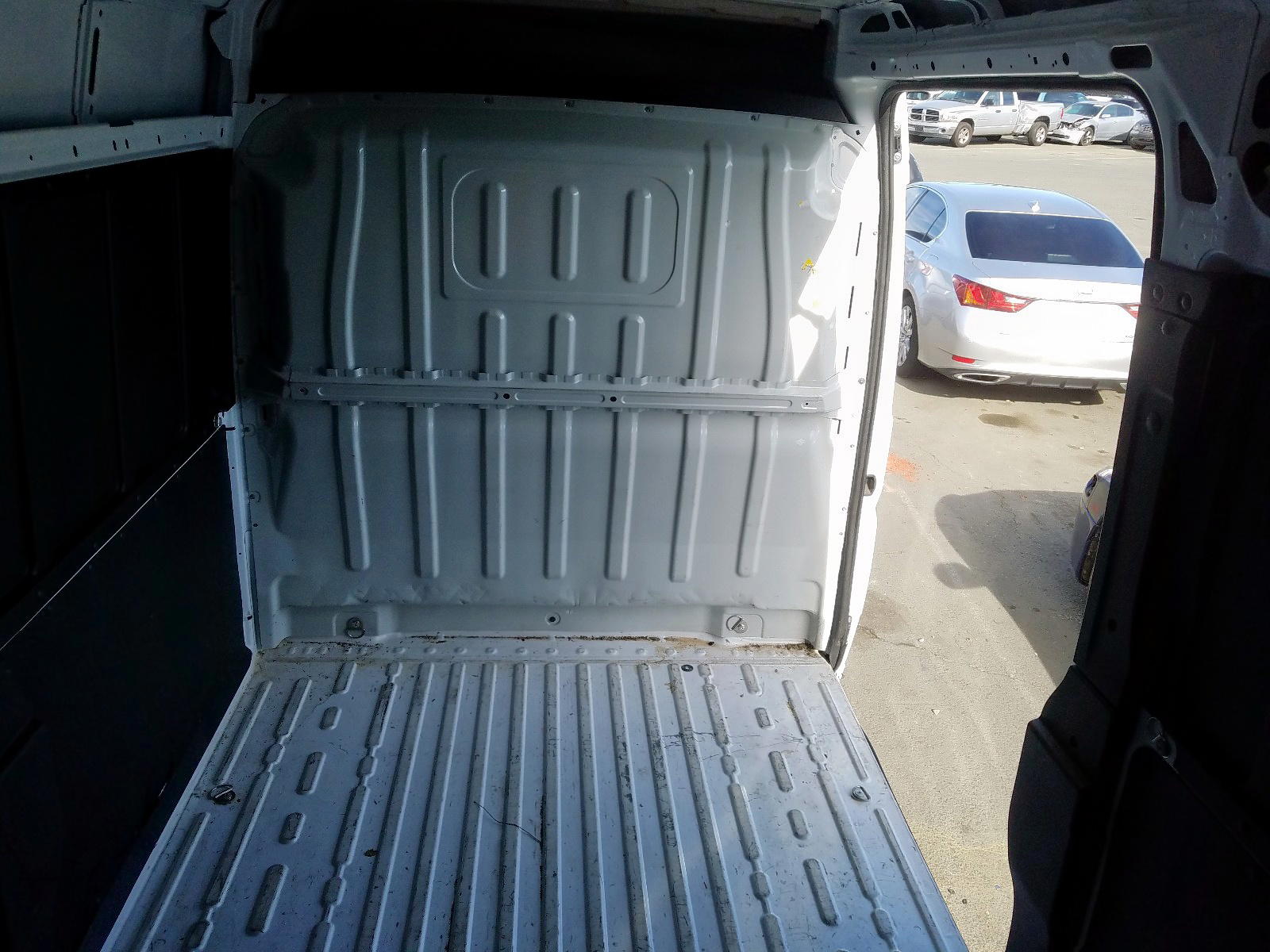 Photo 9 from auction – 2019 RAM PROMASTER with VIN 3C6TRVCG2KE530982
