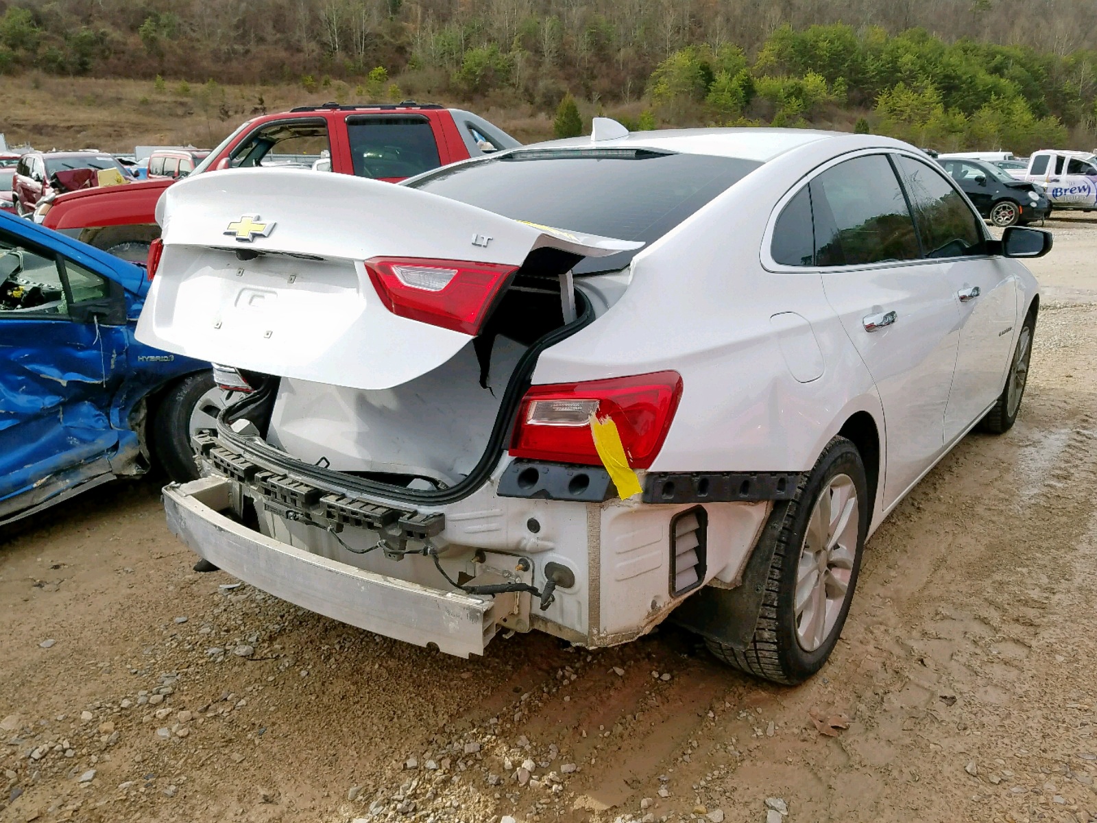 Photo 4 from auction – 2017 CHEVROLET MALIBU LT with VIN 1G1ZE5ST1HF254069