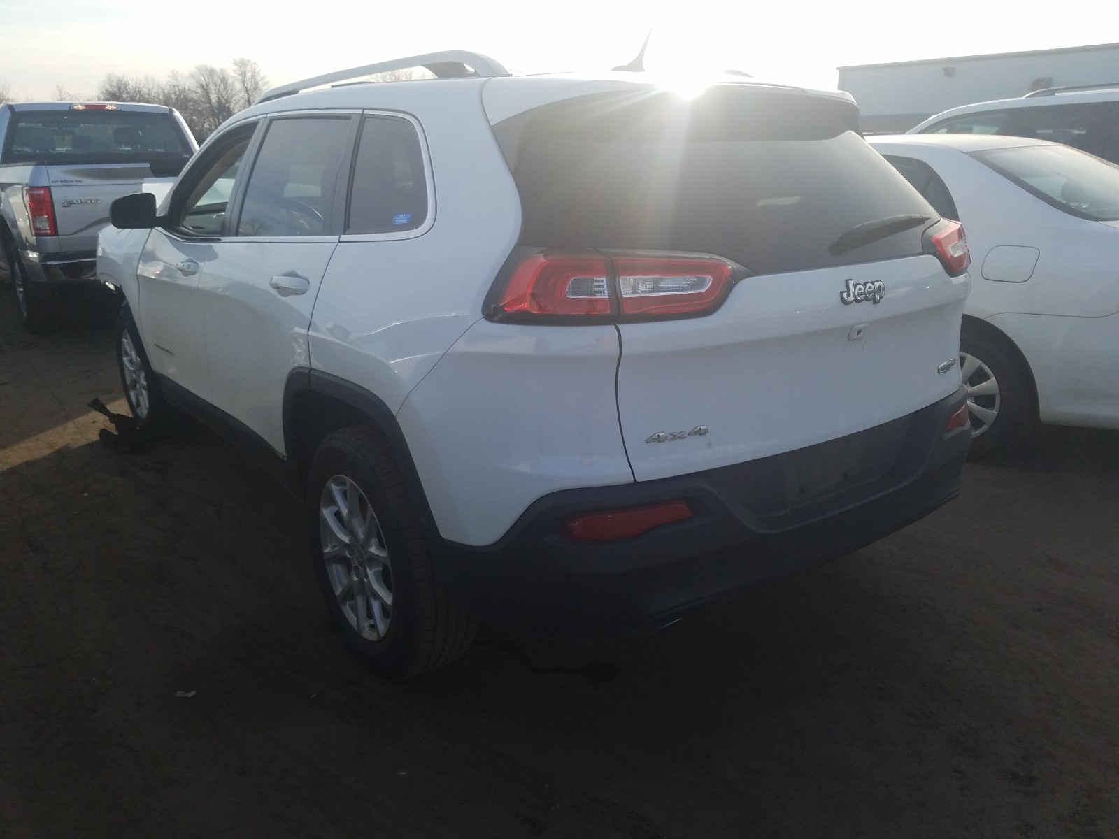 Photo 3 from auction – 2014 JEEP CHEROKEE L with VIN 1C4PJMCS1EW184398