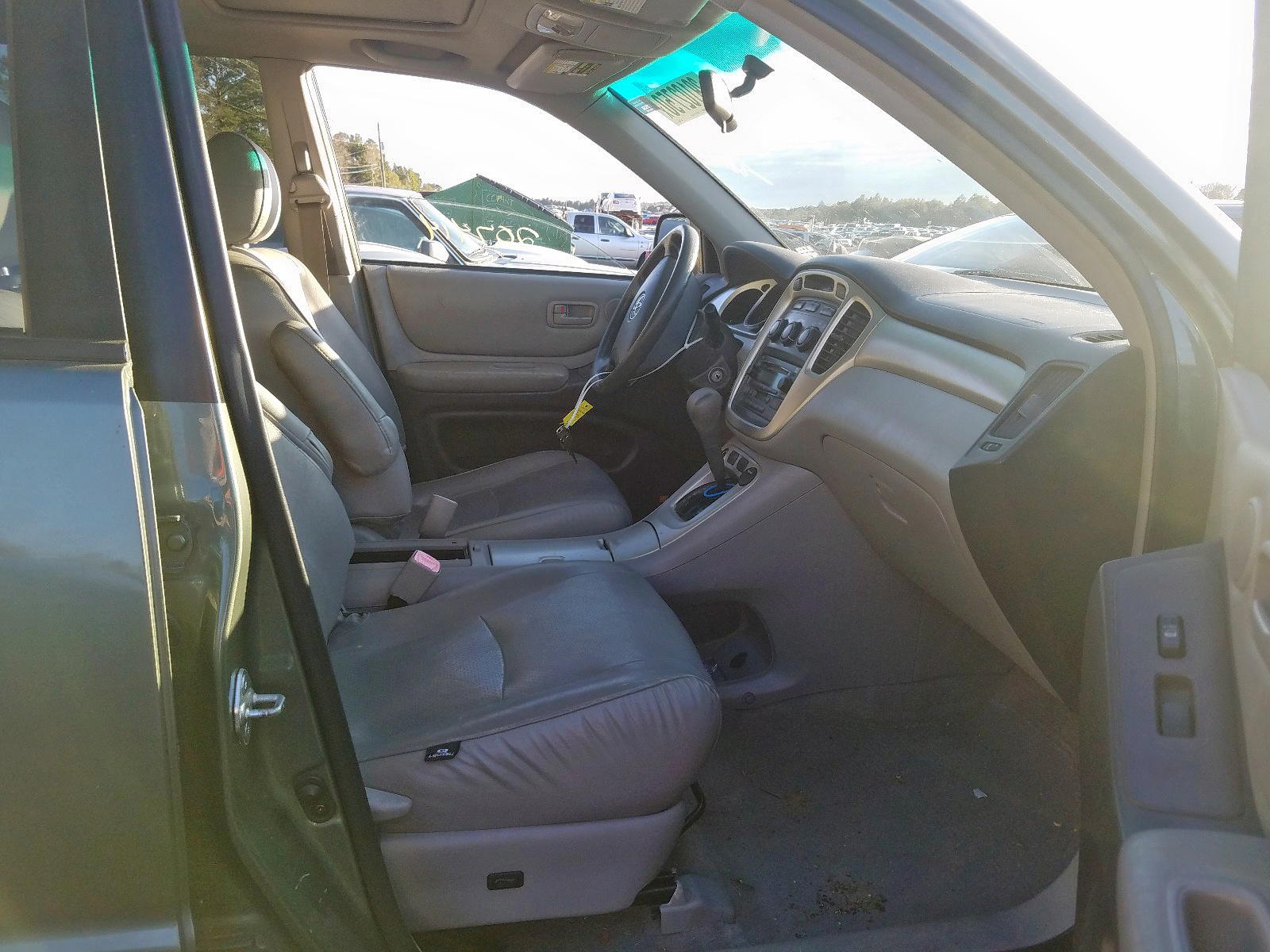 Photo 5 from auction – 2006 TOYOTA HIGHLANDER with VIN JTEGP21A360094411