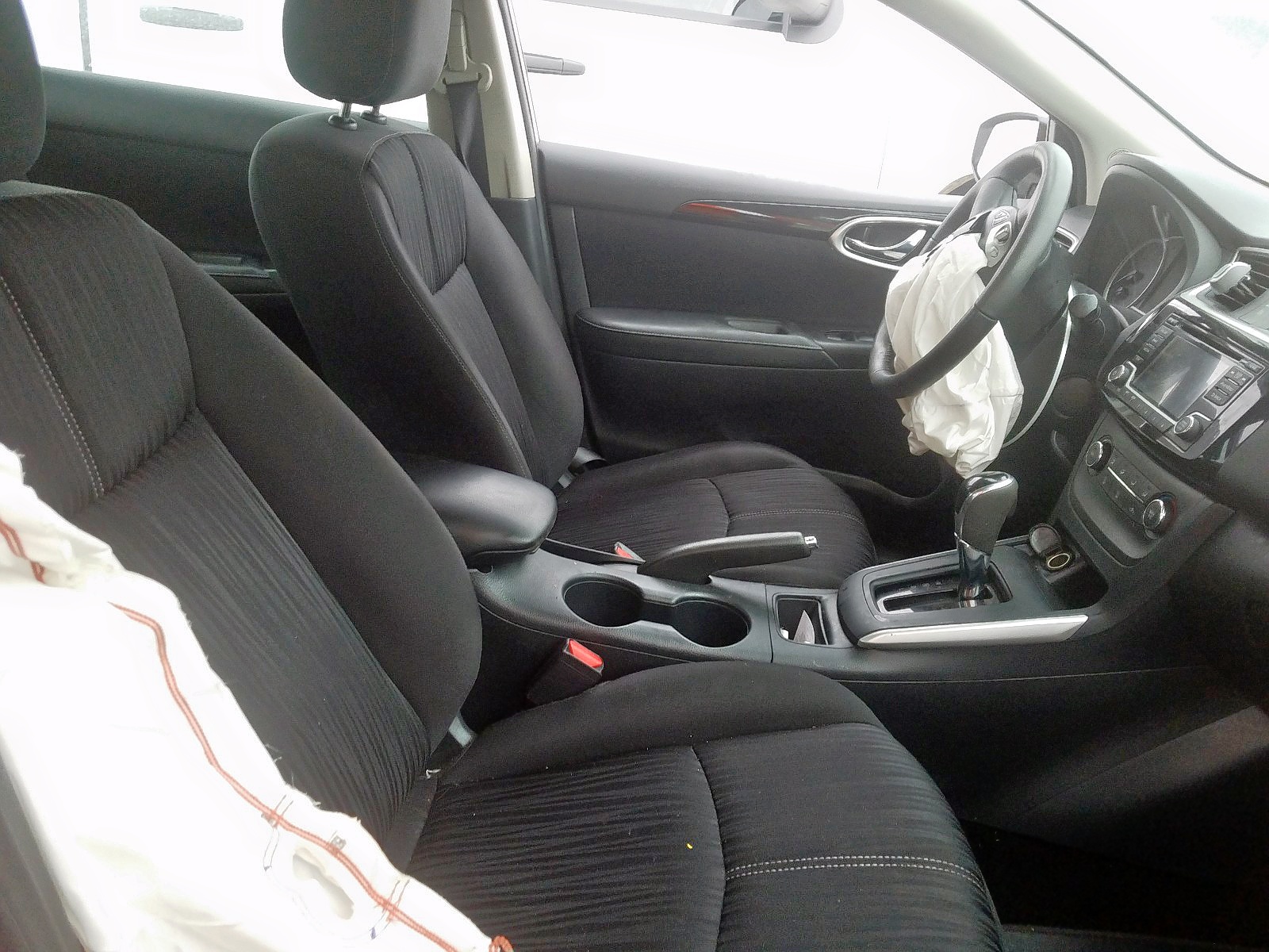 Photo 5 from auction – 2017 NISSAN SENTRA S with VIN 3N1AB7AP1HY362684