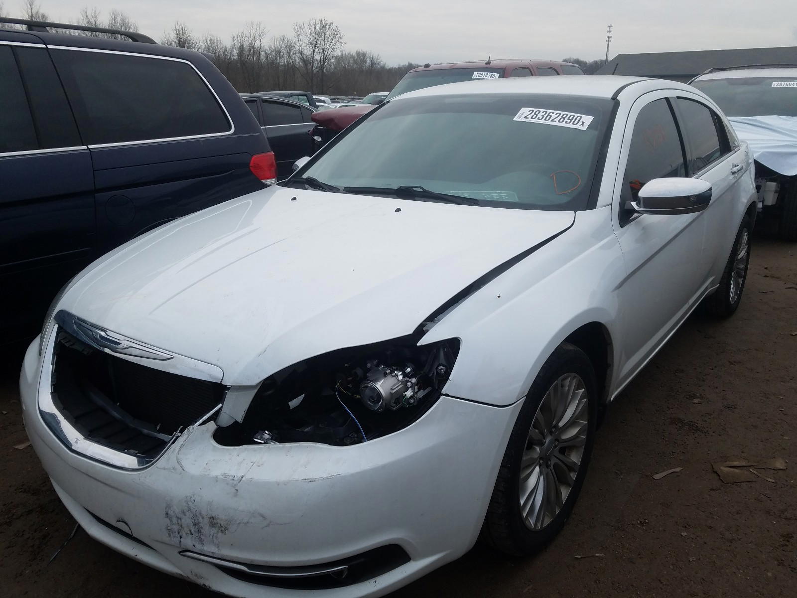 Photo 2 from auction – 2011 CHRYSLER 200 LIMITE with VIN 1C3BC2FB8BN581780