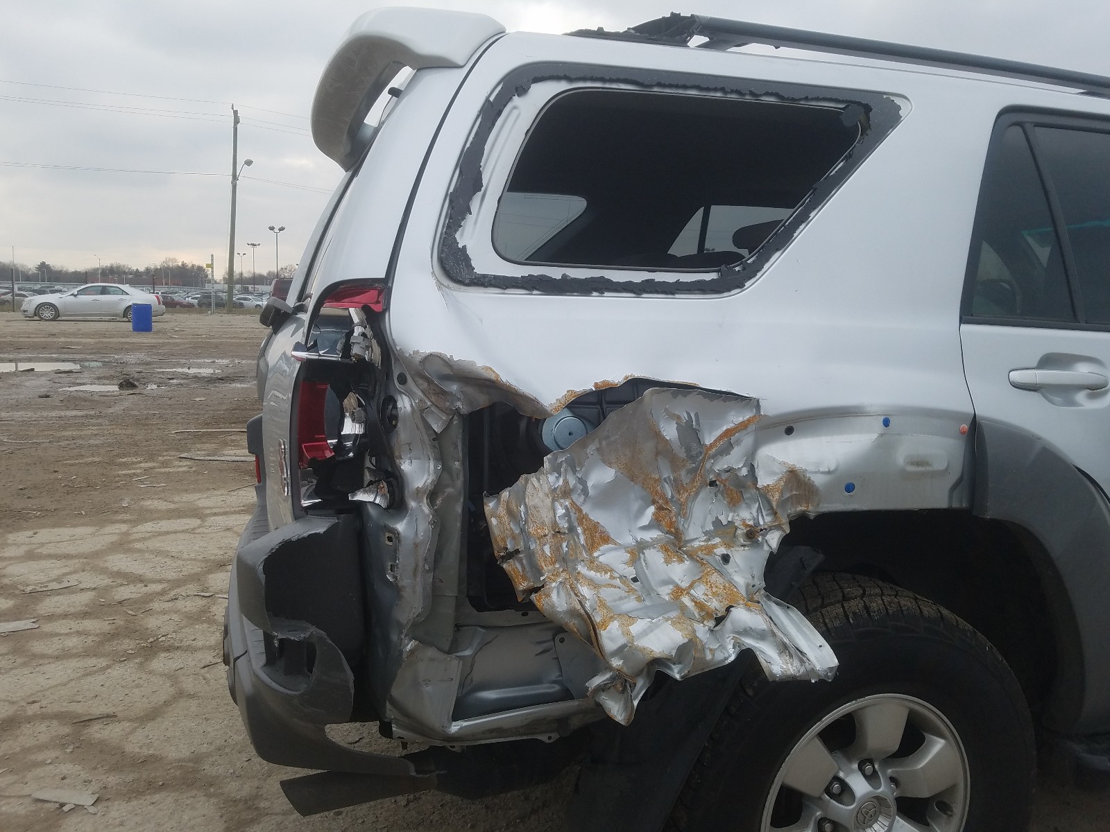 صورة رقم 9 من المزاد - 2003 TOYOTA 4 RUNNER مع VIN JTEBT14R330004722