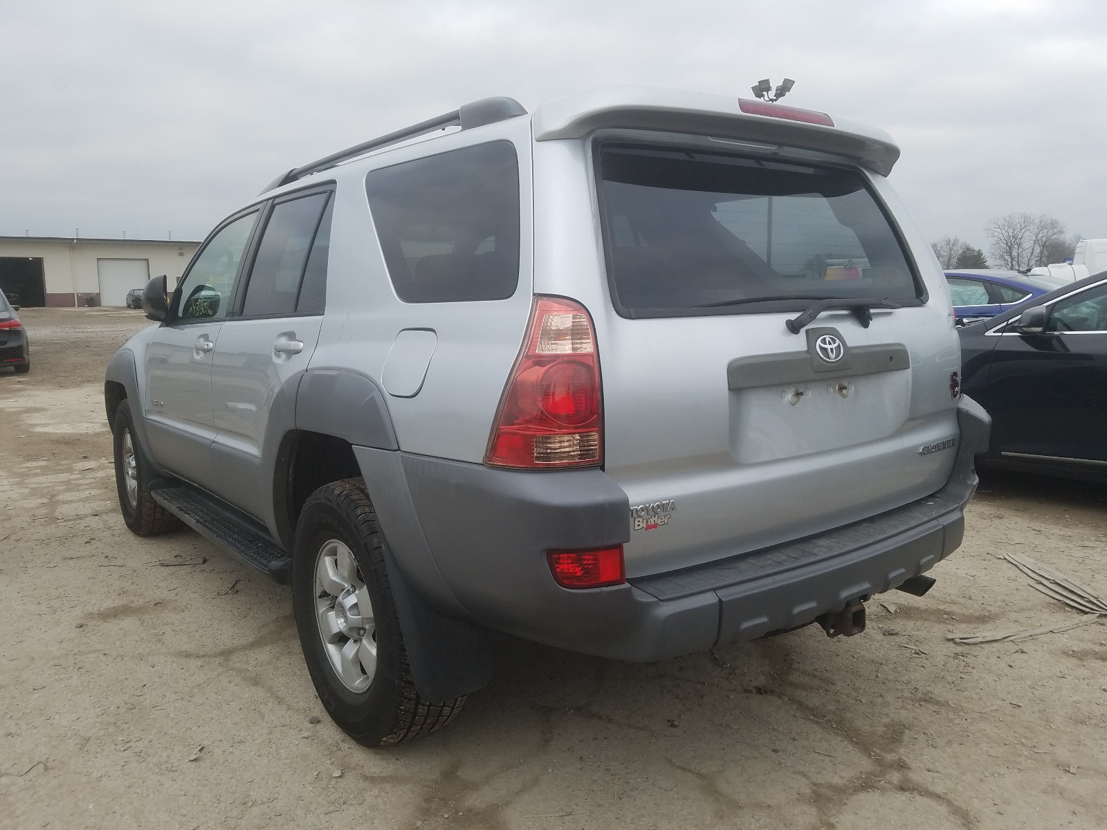 صورة رقم 3 من المزاد - 2003 TOYOTA 4 RUNNER مع VIN JTEBT14R330004722