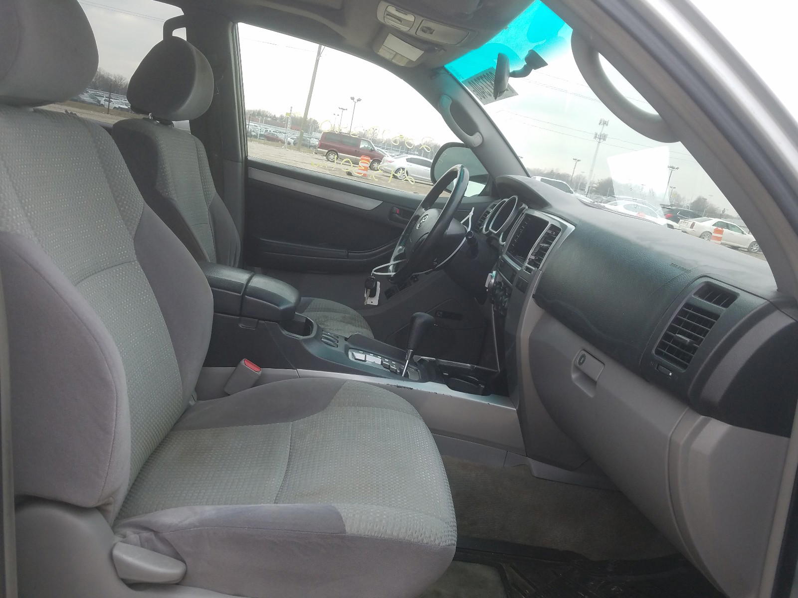 Photo 5 from auction – 2003 TOYOTA 4 RUNNER with VIN JTEBT14R330004722