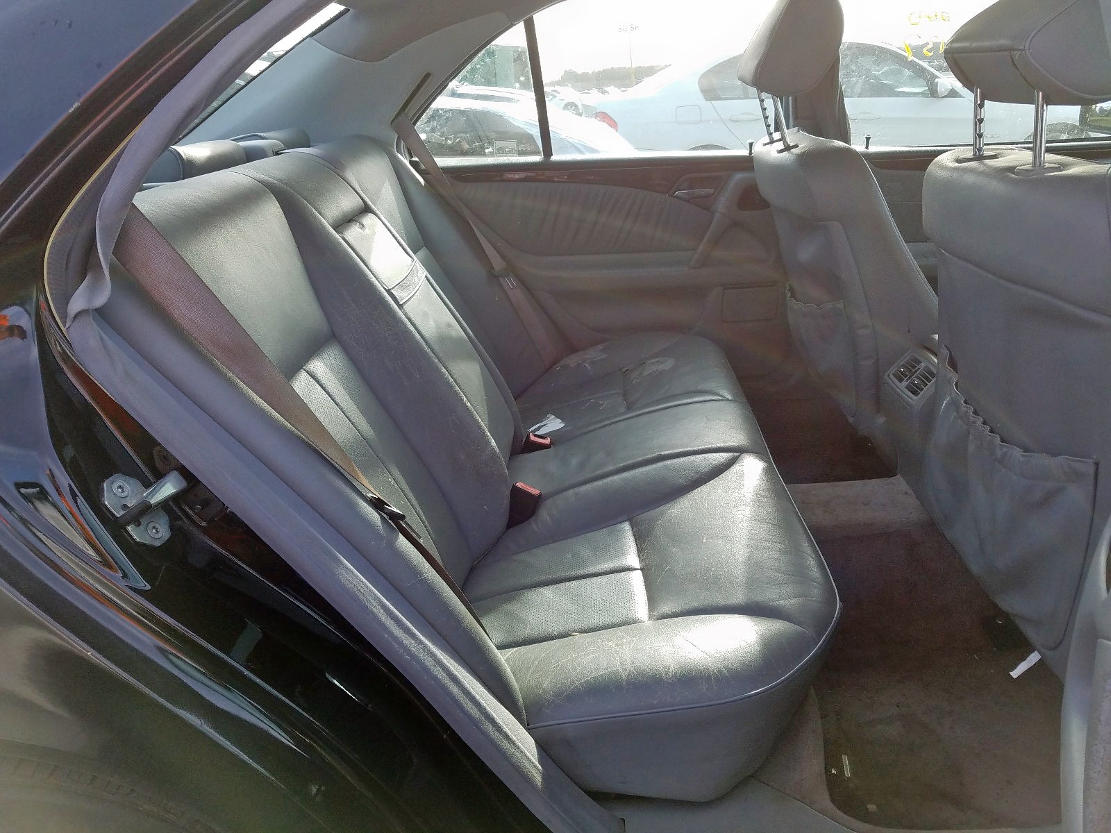 Photo 6 from auction – 1999 MERCEDES-BENZ E 320 with VIN WDBJF65H6XA922621