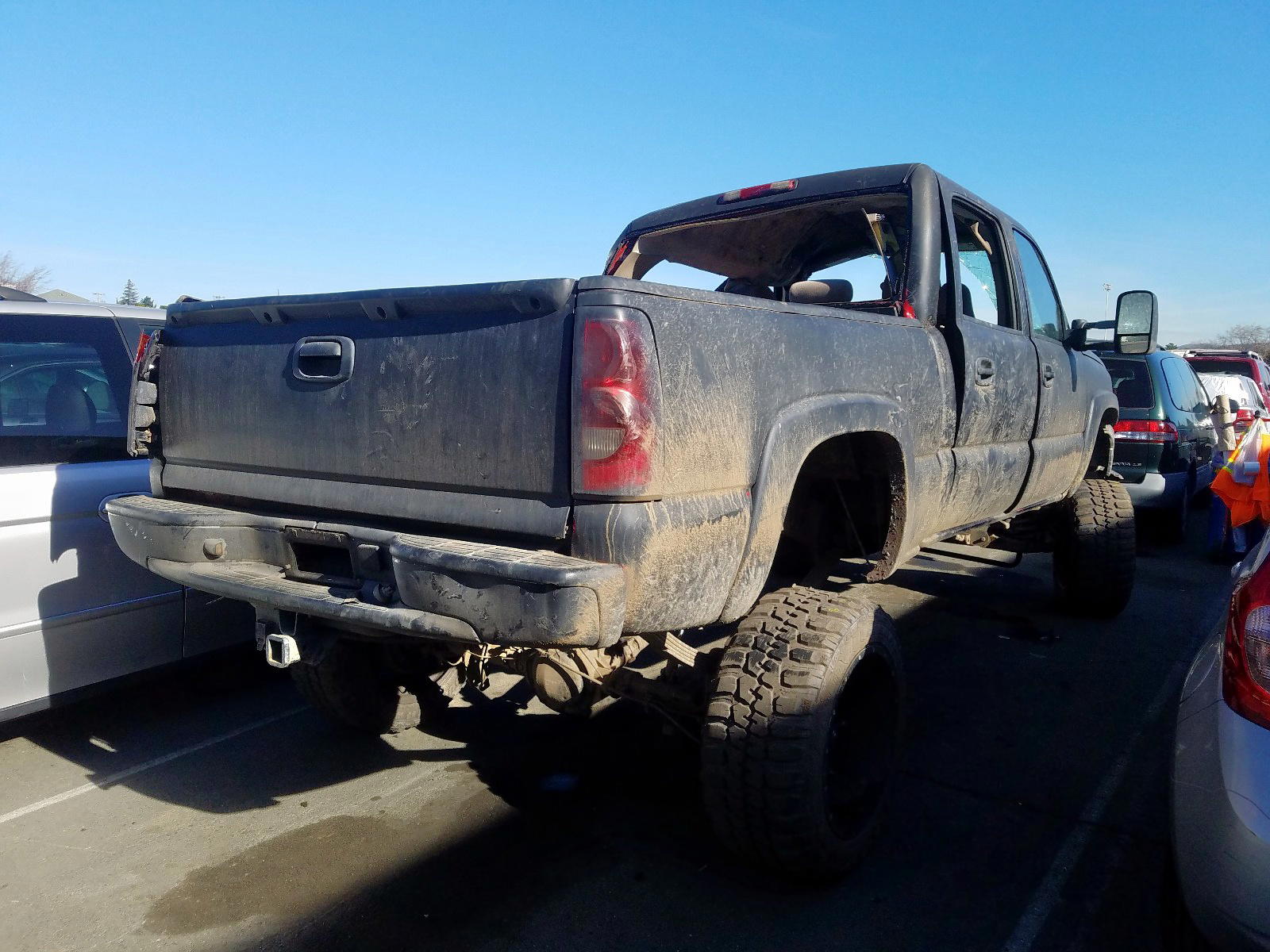 Photo 4 from auction – 2005 CHEVROLET SILVERADO with VIN 2GCEC13T151175930