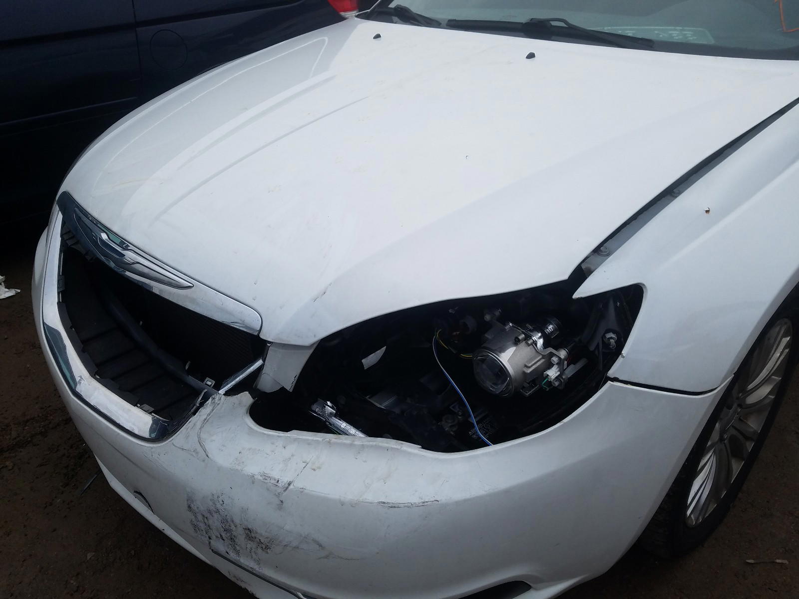 Photo 9 from auction – 2011 CHRYSLER 200 LIMITE with VIN 1C3BC2FB8BN581780
