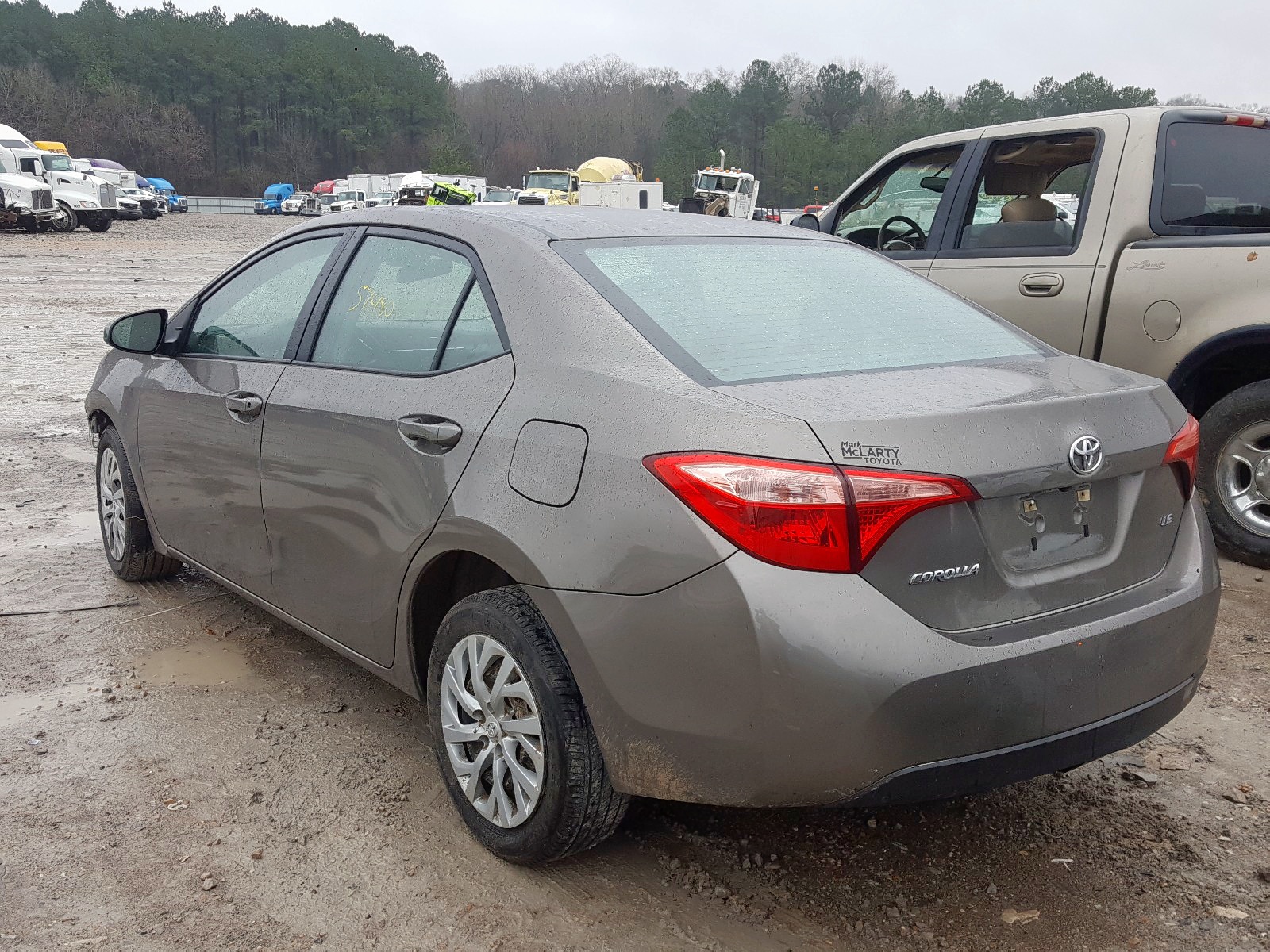 Photo 3 from auction – 2018 TOYOTA COROLLA L with VIN 5YFBURHE8JP754028