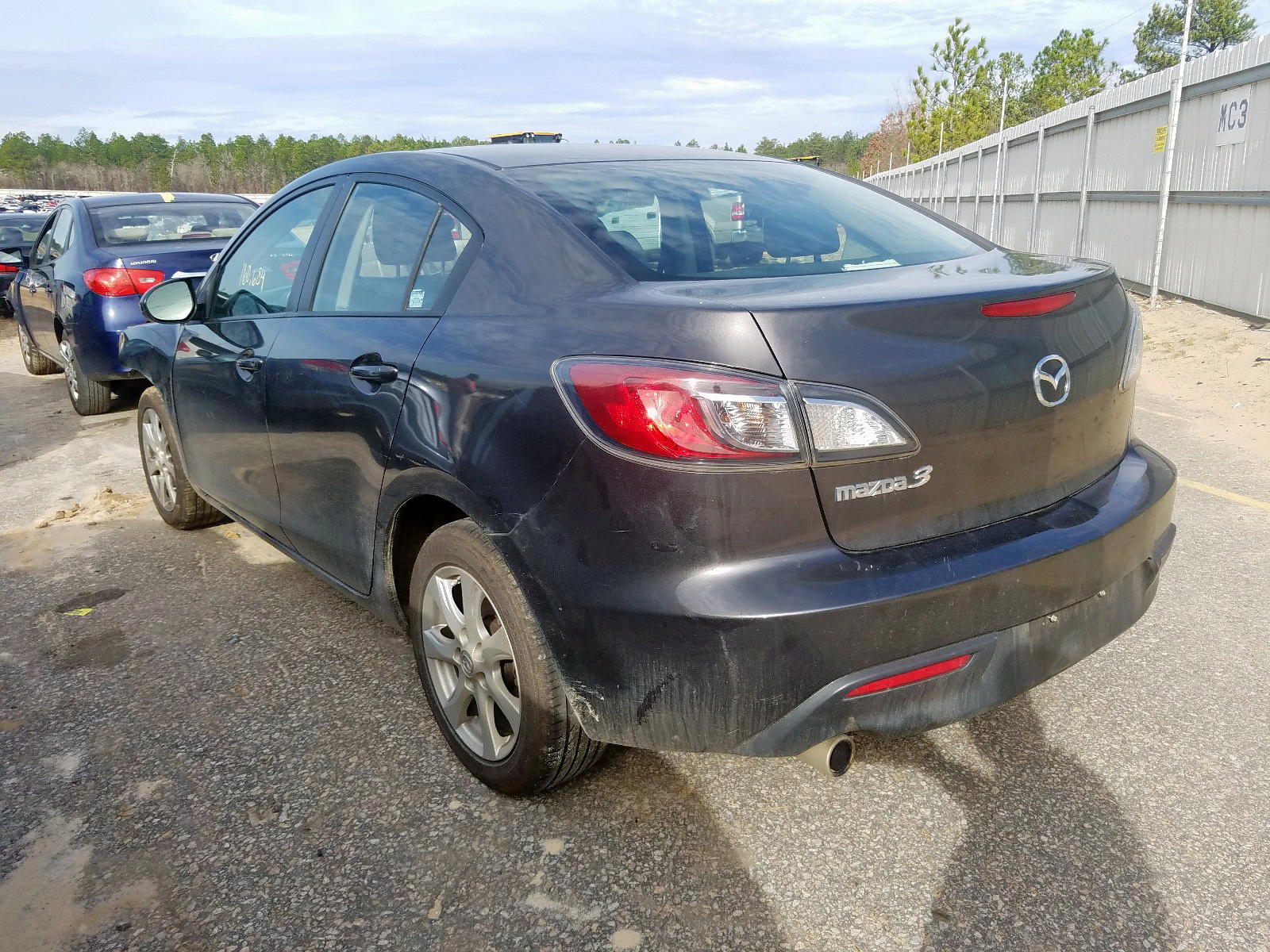 Photo 3 from auction – 2010 MAZDA 3 I with VIN JM1BL1SG5A1252645
