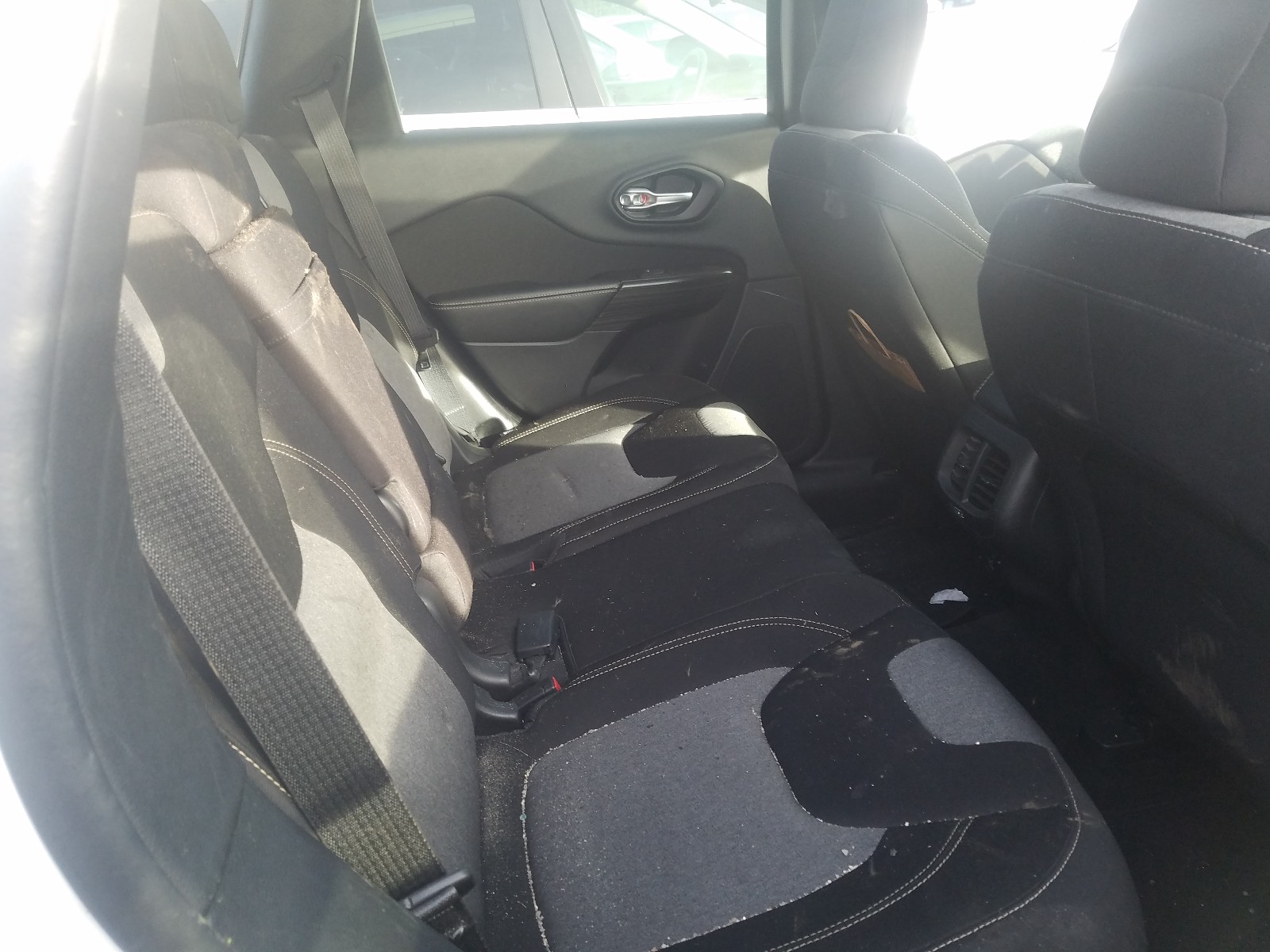 Photo 6 from auction – 2014 JEEP CHEROKEE L with VIN 1C4PJMCS1EW184398
