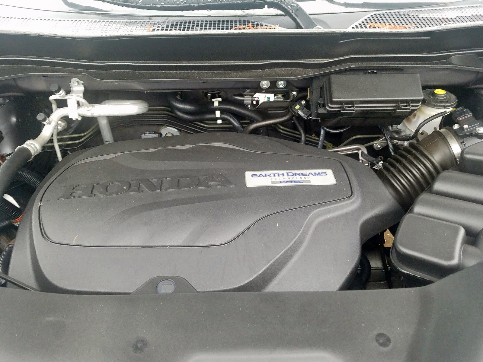 Photo 7 from auction – 2017 HONDA PILOT TOUR with VIN 5FNYF5H98HB001301