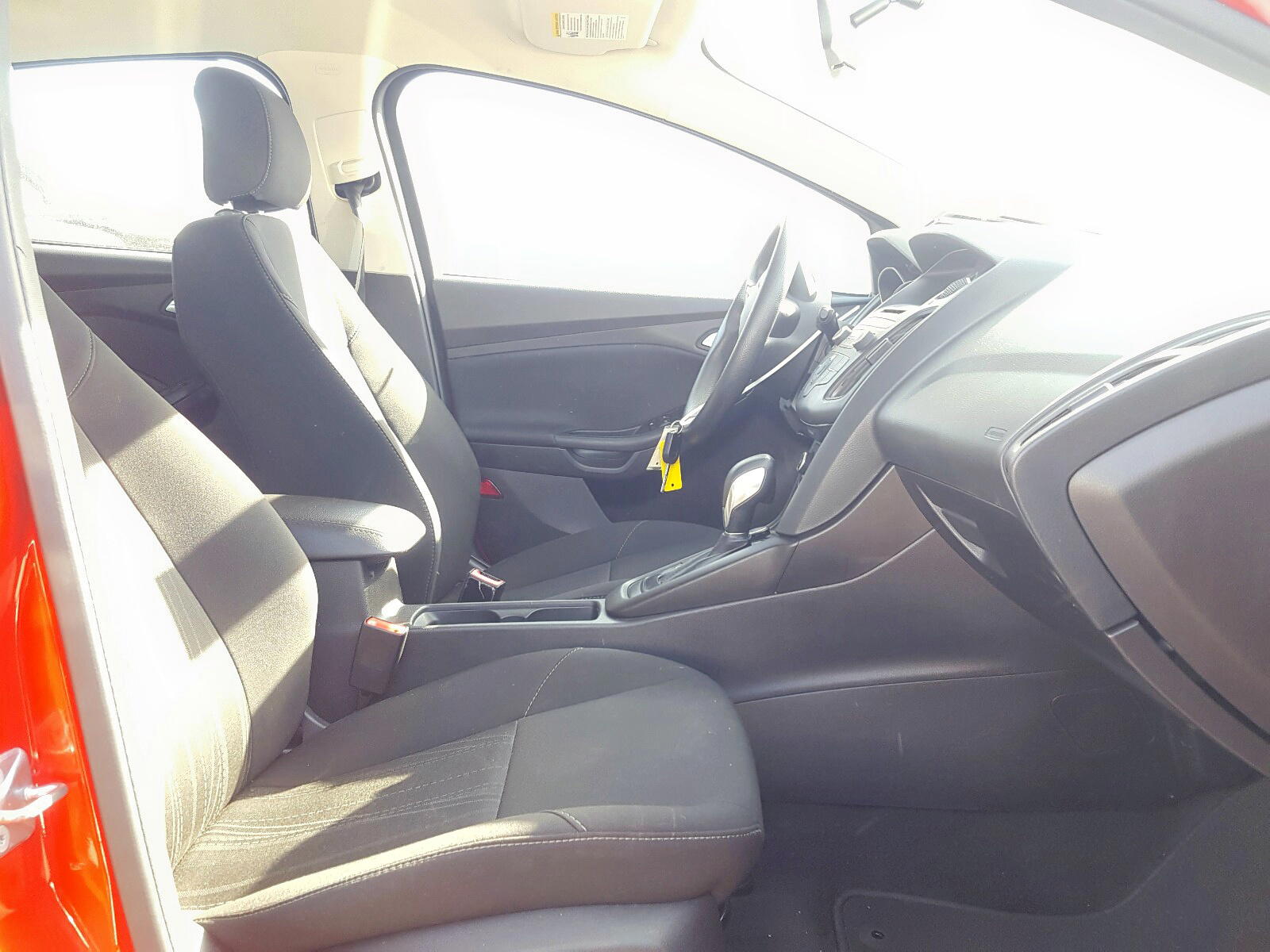 Photo 5 from auction – 2017 FORD FOCUS SE with VIN 1FADP3K20HL291094
