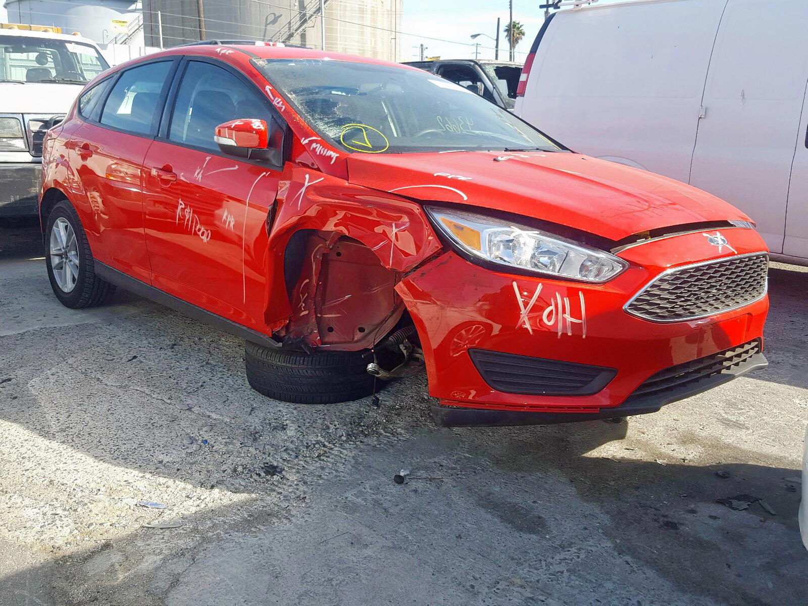 FORD FOCUS SE 2017 with VIN 1FADP3K20HL291094 - Photo from auction