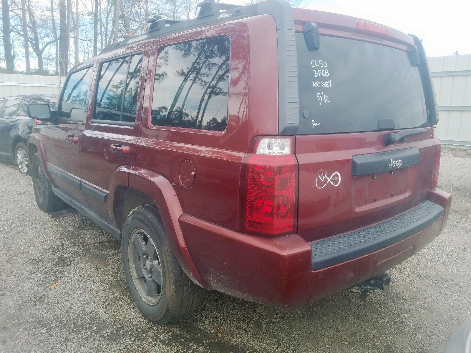 Photo 13 from auction – 2007 JEEP COMMANDER with VIN 1J8HH48KX7C607792