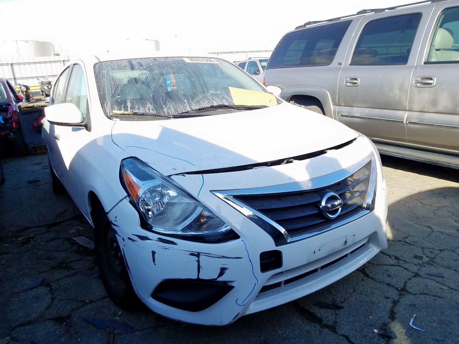 NISSAN VERSA S 2018 with VIN 3N1CN7AP8JL853417 - Photo from auction