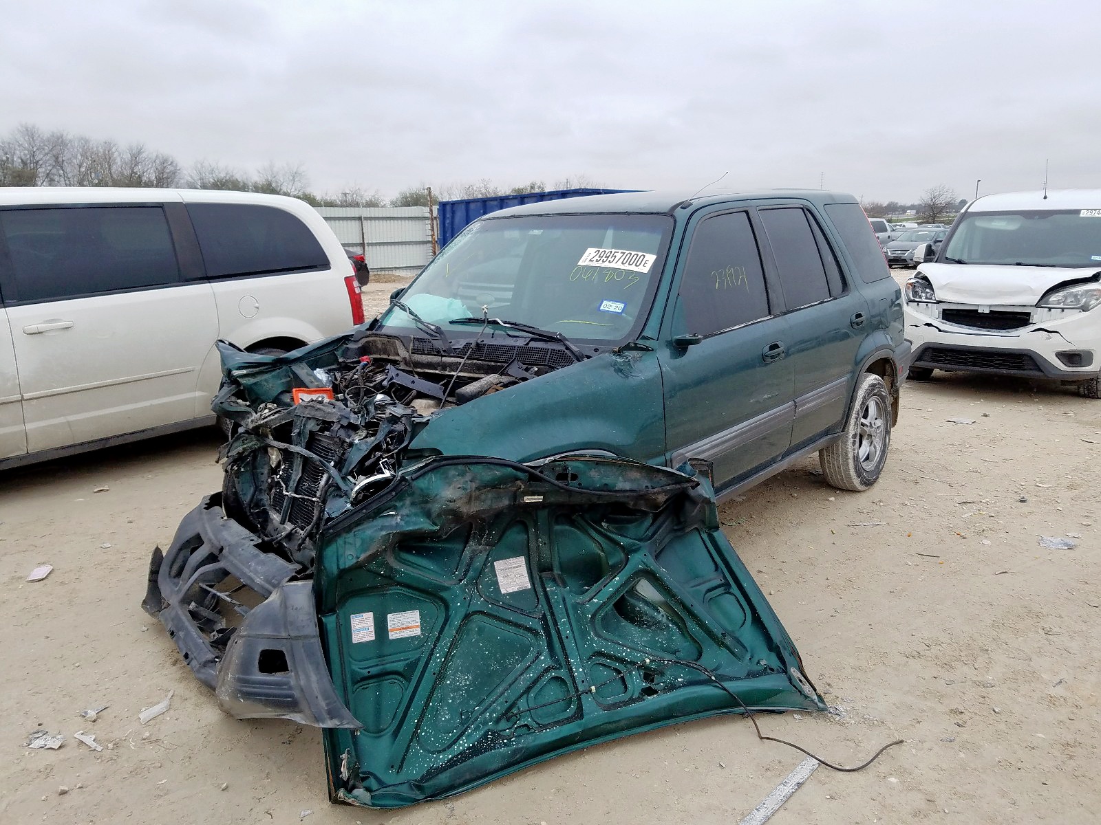 Photo 2 from auction – 2000 HONDA CR-V EX with VIN JHLRD1861YC061803