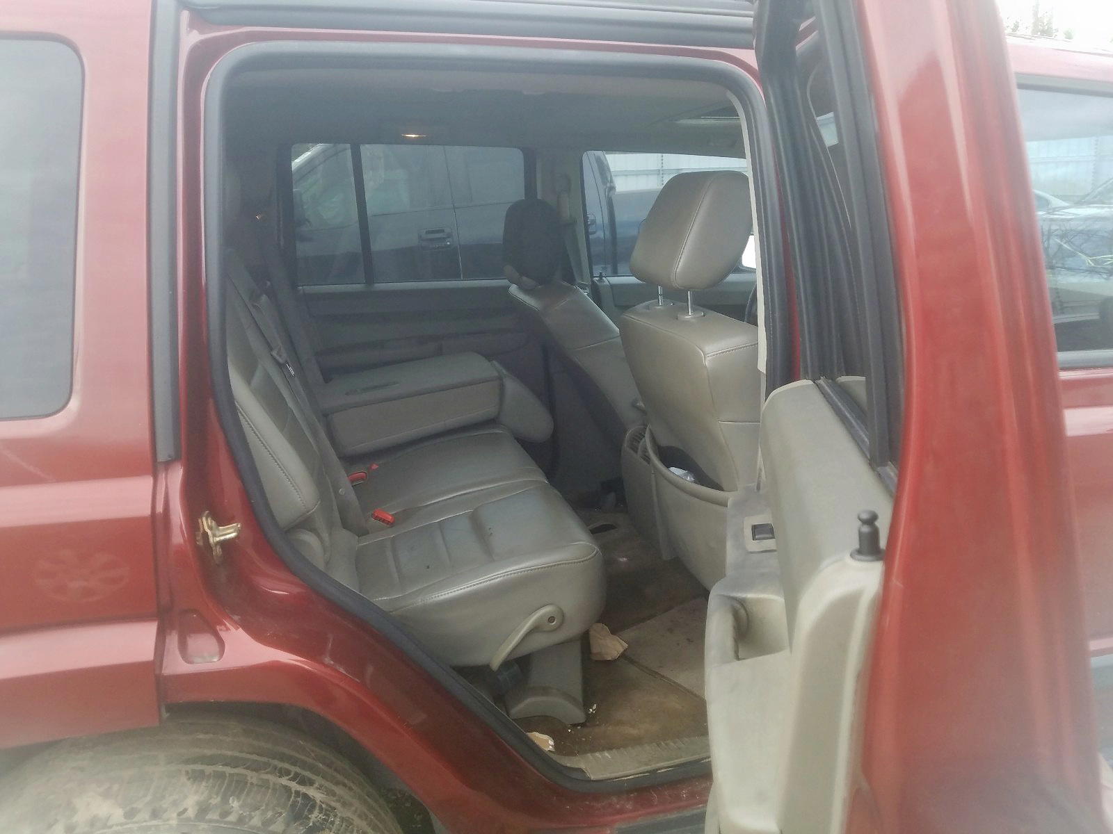 Photo 16 from auction – 2007 JEEP COMMANDER with VIN 1J8HH48KX7C607792