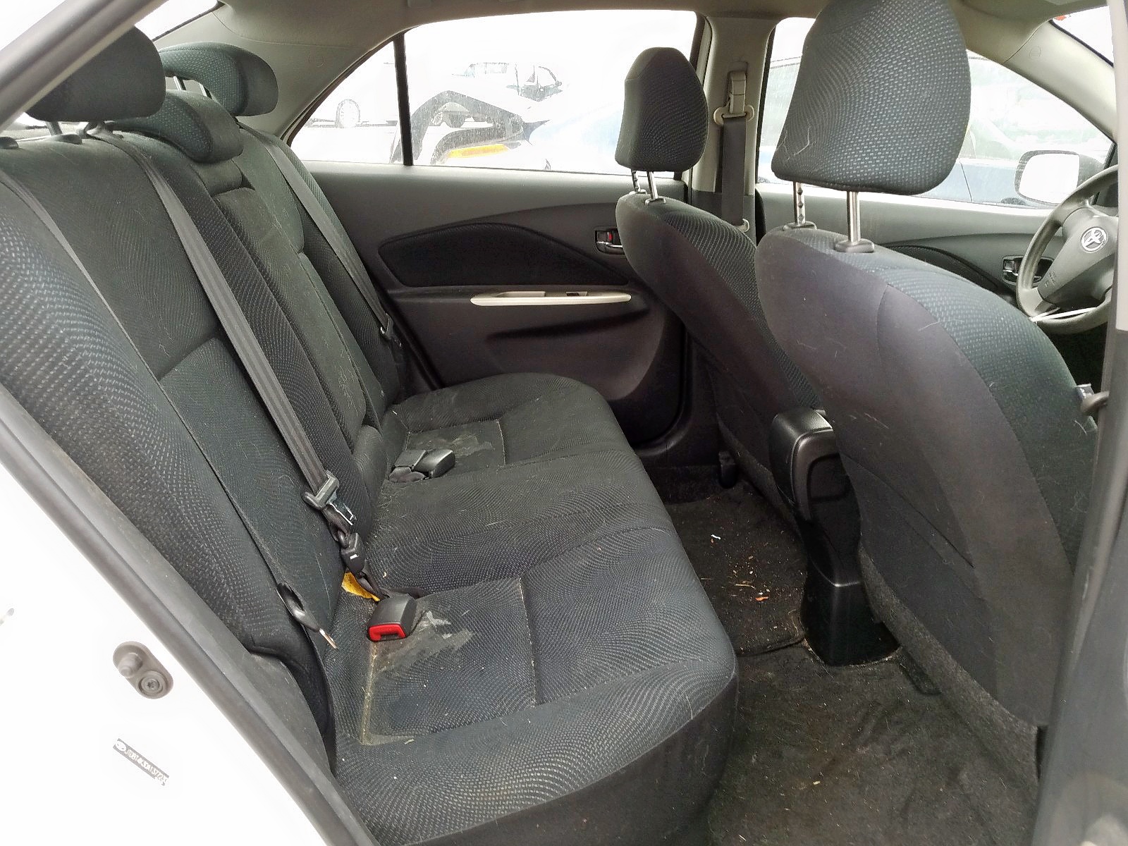 Photo 6 from auction – 2010 TOYOTA YARIS with VIN JTDBT4K30A1377230