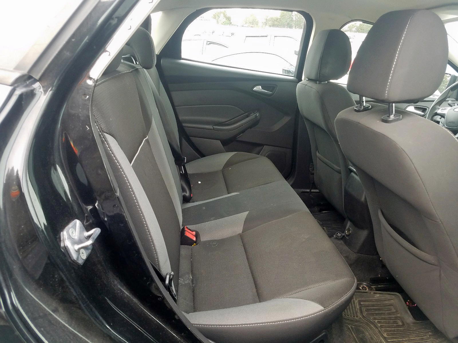 Photo 6 from auction – 2013 FORD FOCUS SE with VIN 1FADP3F29DL162386