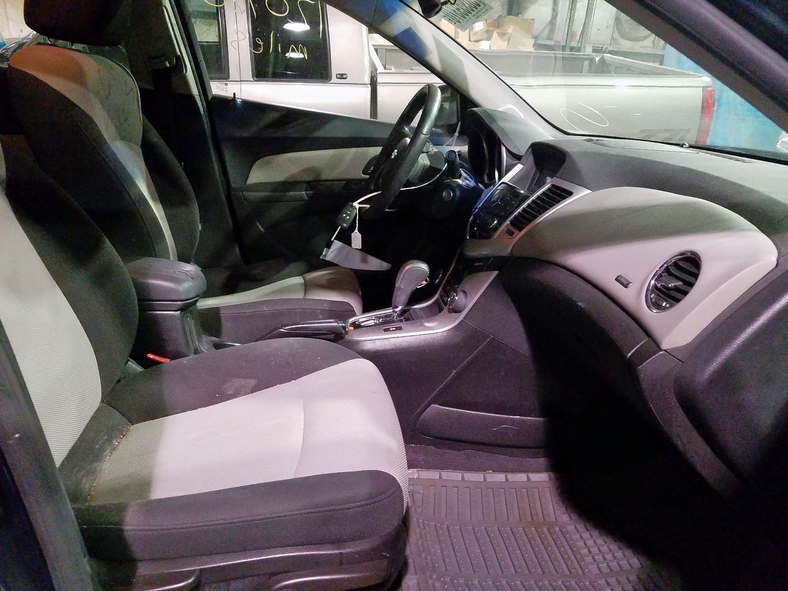 Photo 5 from auction – 2011 CHEVROLET CRUZE LS with VIN 1G1PC5SH8B7146817