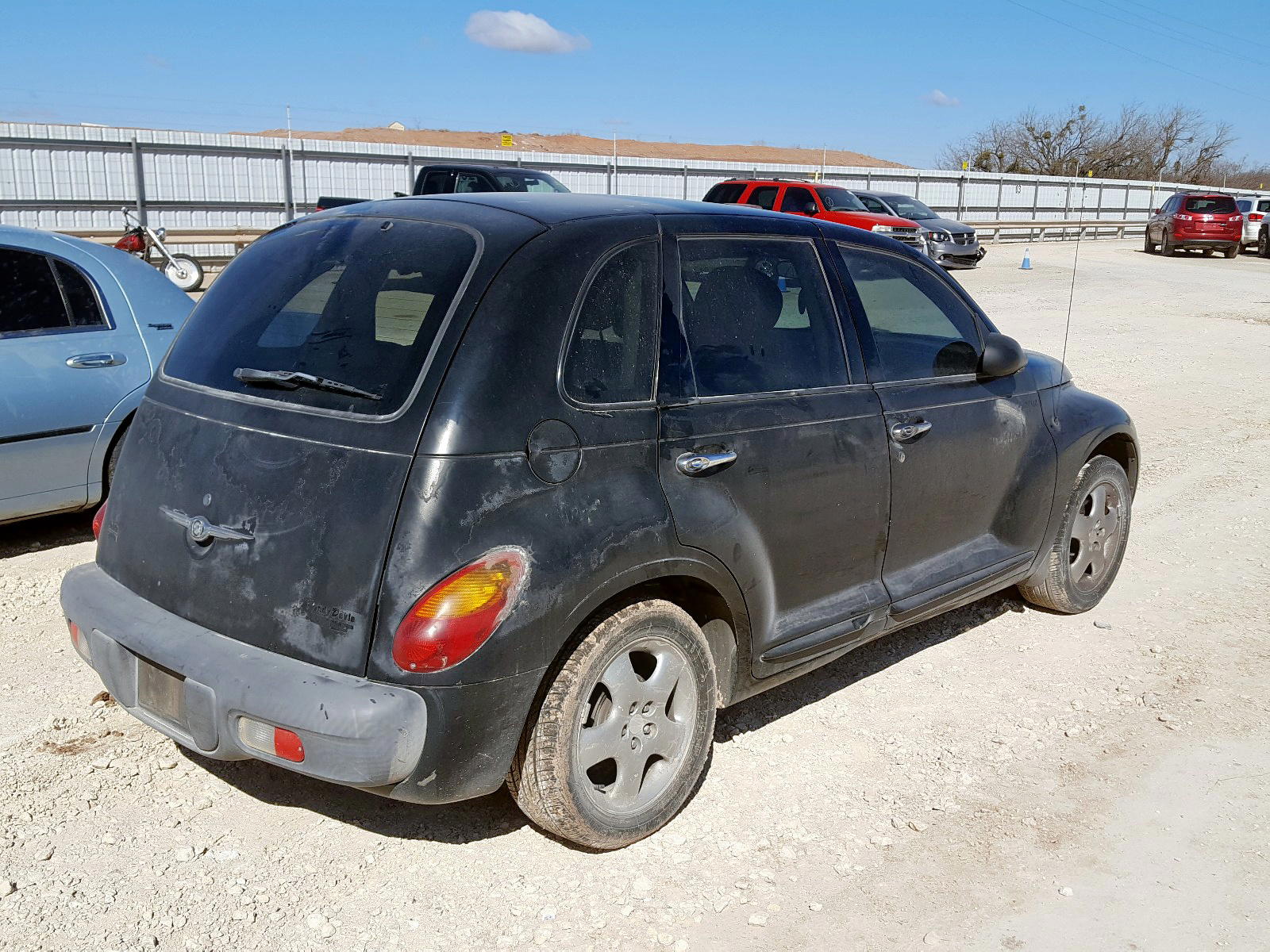 Photo 4 from auction – 2001 CHRYSLER PT CRUISER with VIN 3C8FY4BB01T599168