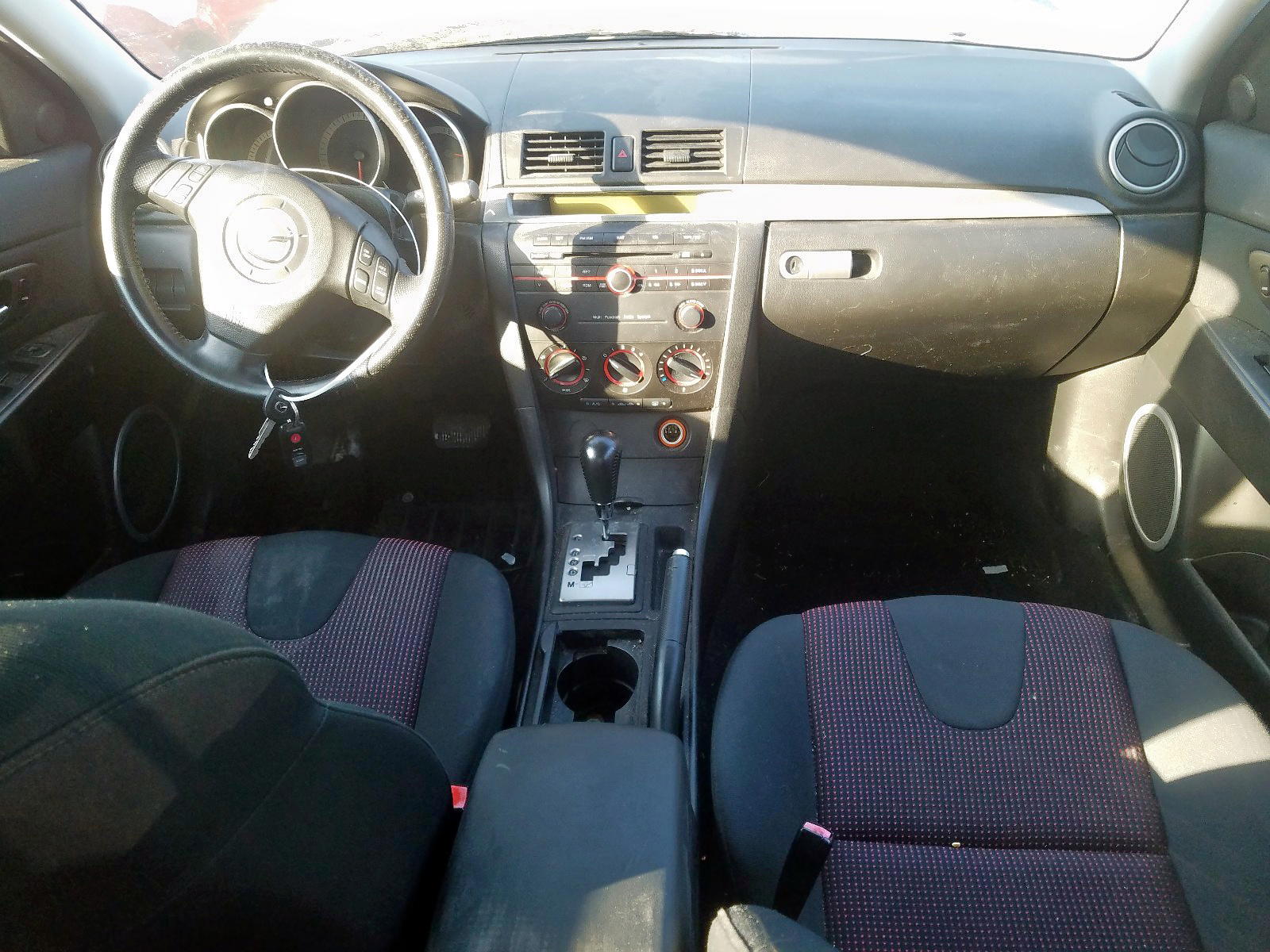 Photo 9 from auction – 2005 MAZDA 3 HATCHBAC with VIN JM1BK343851238656