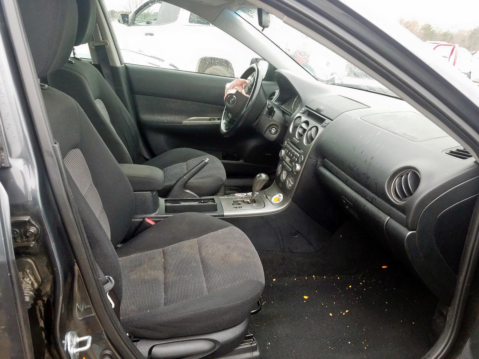 Photo 5 from auction – 2005 MAZDA 6 I with VIN 1YVHP80C455M25703