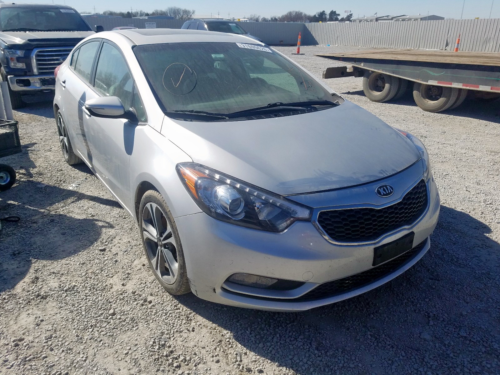 صورة رقم 1 من المزاد - 2016 KIA FORTE EX مع VIN KNAFZ4A89G5545281