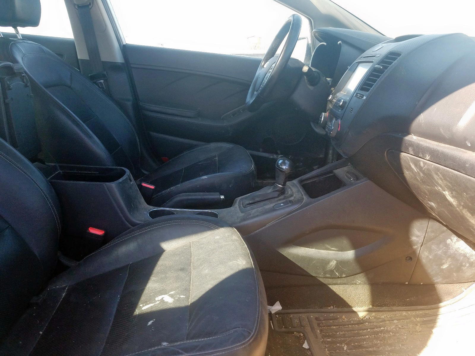 Photo 5 from auction – 2016 KIA FORTE EX with VIN KNAFZ4A89G5545281